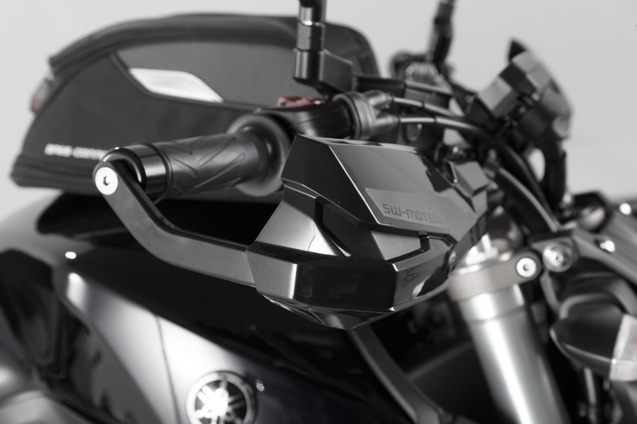 r3 専用 KOBRA Handguard Kit Black. Yamaha MT-09 (13-20), XSR700/900
