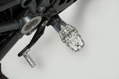 EVO footrest kit BMW S 1000 XR (15-19), F 750/ 800/ 850 GS (17-).