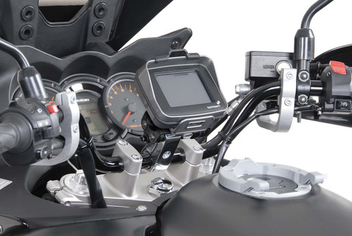 GPS mount with handlebar clamp For 1 1/4" (Ø 32 mm) handlebar. Damped. Silver. GPS mount with handlebar clamp For 1 1/4" (Ø 32 mm) handlebar. Damped. Silver.