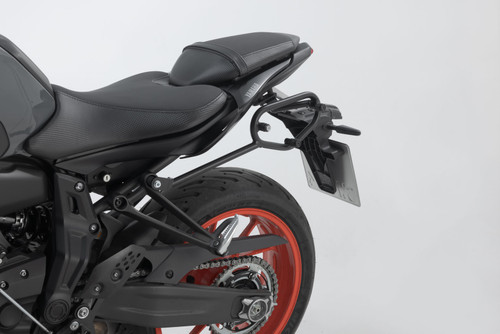 SLC side carrier left Yamaha MT-07 (18-24).