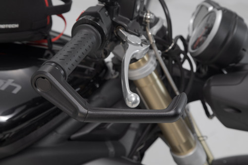 Lever guards Black. Triumph Street Triple 675.