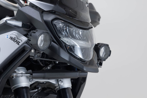 EVO fog light kit Black. BMW F 900 GS (23-). EVO fog light kit Black. BMW F 900 GS (23-).
