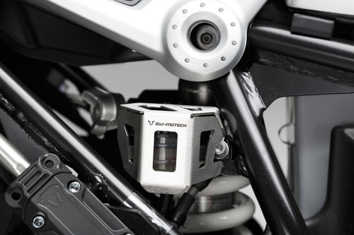 Brake fluid reservoir guard Silver. BMW R nineT models (14-).