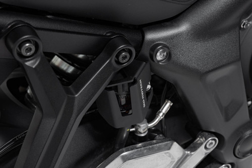 Brake fluid reservoir guard Black. Triumph Trident 660 (21-).