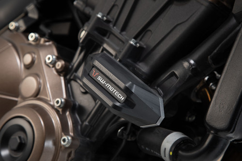 Frame slider kit Black. Honda CB650R (18-23).
