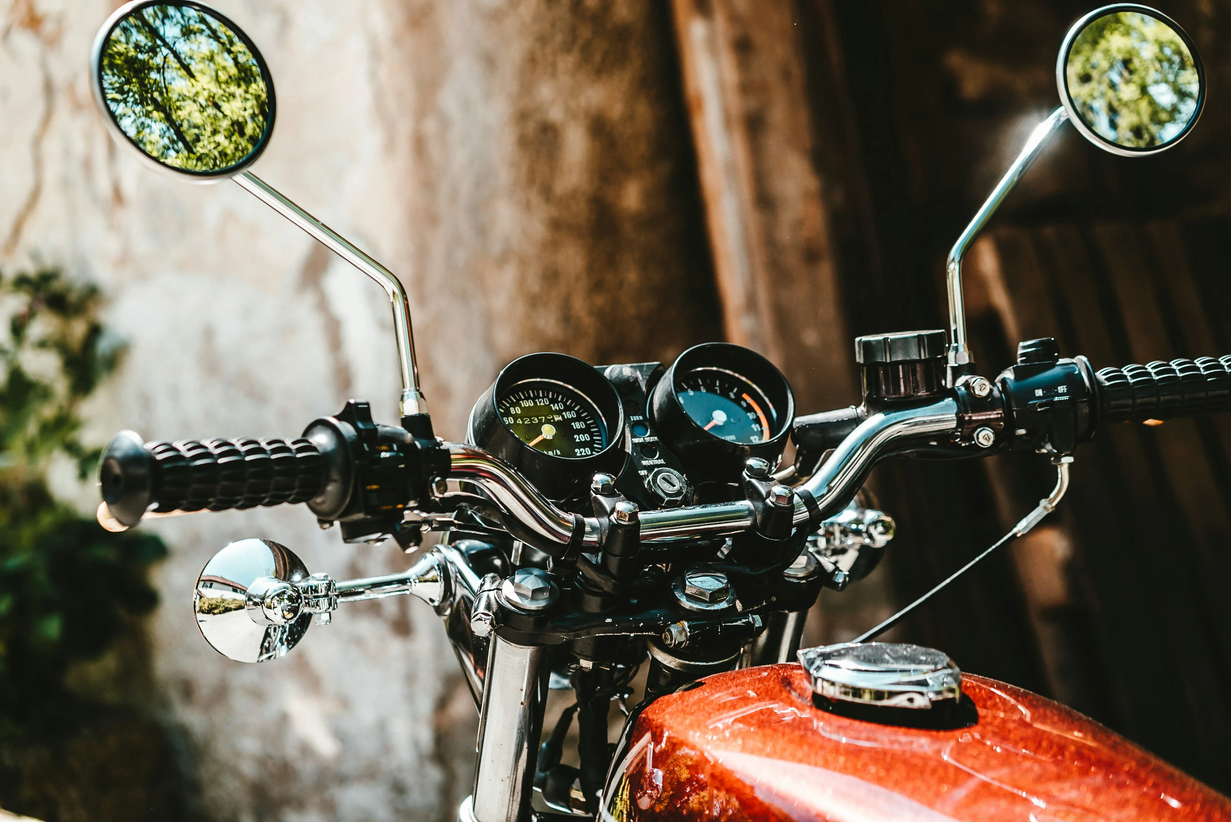 Bar End Mirrors vs Standard Mirrors: Which Is Best?