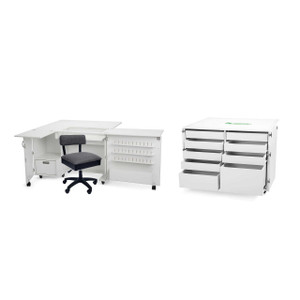 Kangaroo Wallaby II Studio Set in White