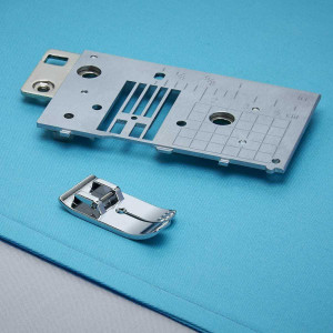 Baby Lock BLMAC-SS Straight Stitch Needle Plate and Foot Set