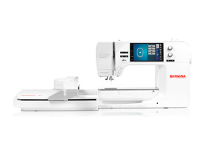 Bernina B700 E Sewing Machine