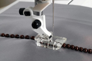Husqvarna MINI BEAD FOOT- 4MM (1 - 8) (NOT FOR EMERALD SERIES, EDEN ROSE 250M, TRIBUTE 140M, 145M) #412701145