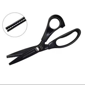 Midnight Edition Lightweight Scalloped Pinking Shears Premier Stitching