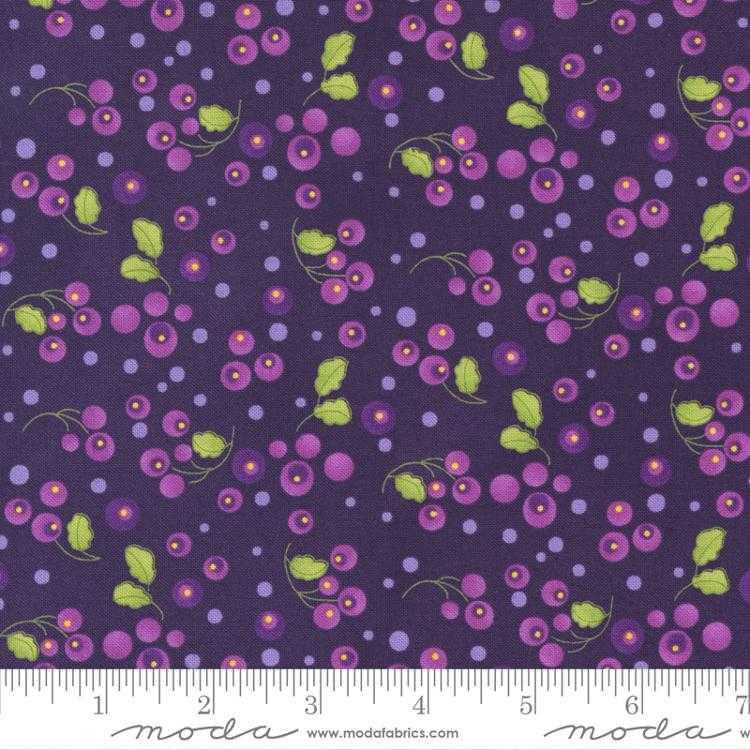 Moda Fabric - Pansys Posies Circle Spray - Amethyst