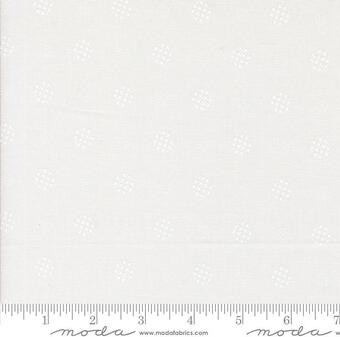 Color Crush Dots Off White - Moda Fabric 10886-11