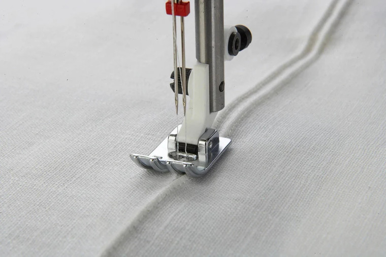 Husqvarna RAISED SEAM FOOT + PLATE (1, 2, 3, 4, 5, 6, 7) 412845645