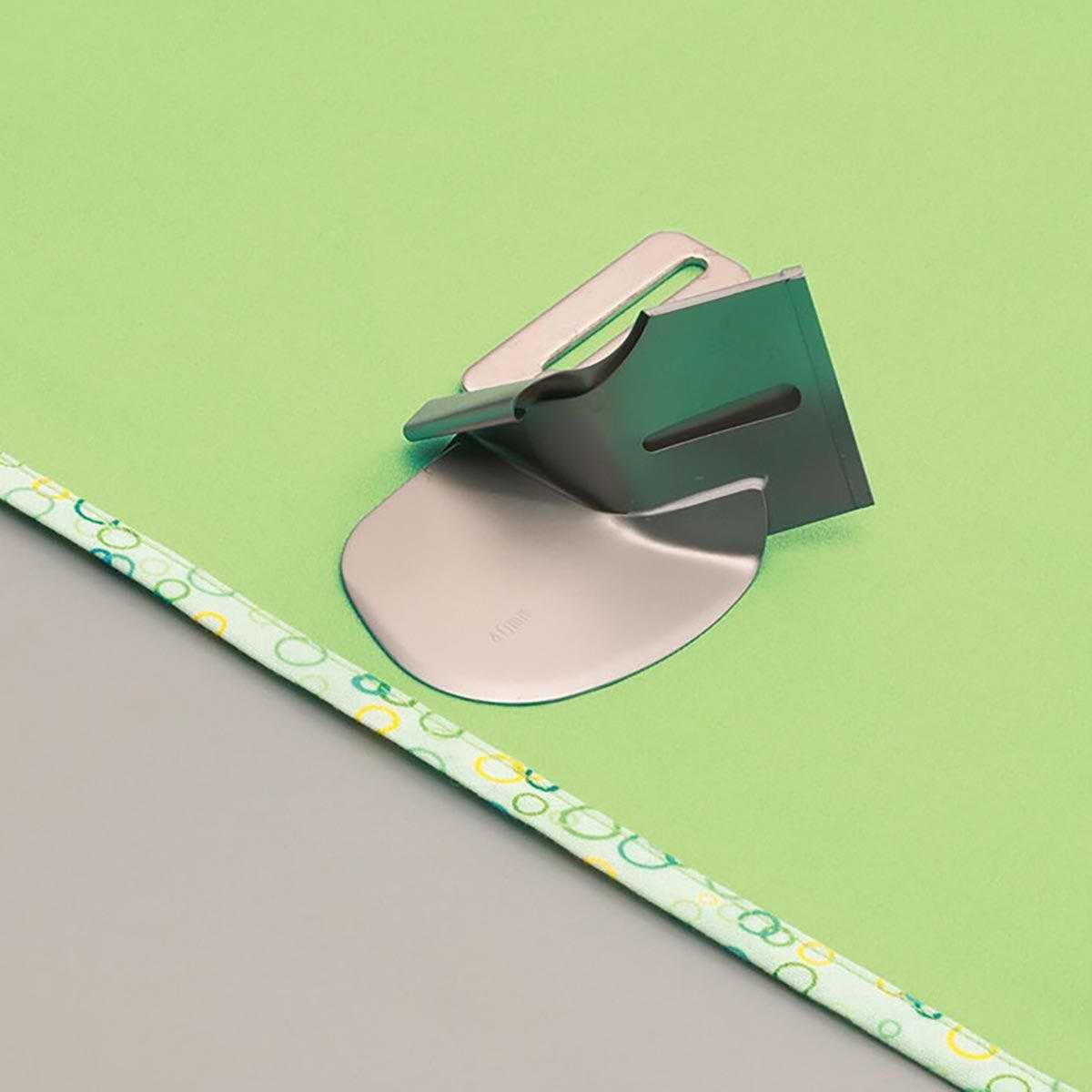 Baby Lock BLE8-S4 28MM Single Fold Bias Binder