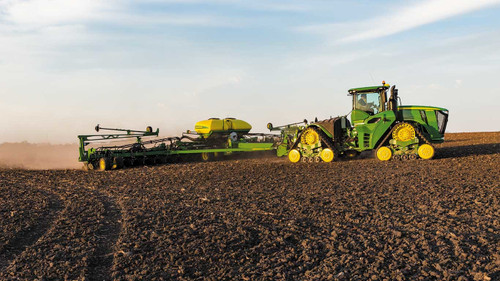 https://www.deere.com/assets/images/common/products/planting-equipment/r4d098530_1366x678_large_4598c2ec95a461d2e9ee3c223f61fac3dc07680a.png