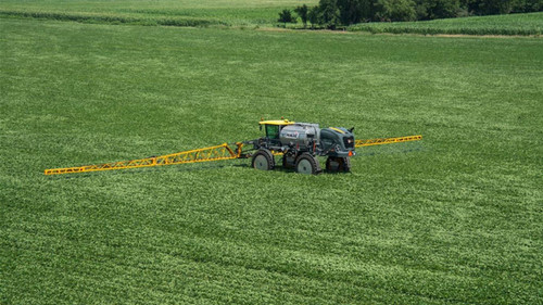https://www.deere.com/assets/images/region-4/products/application-equipment/hagie-hybrid-retro-boom/r120xf/r120xf_hybrid_retro_boom_r4g000000_1024x576_large_946a244b1204a7b64f39686b3ef0815b688f4ca0.jpg