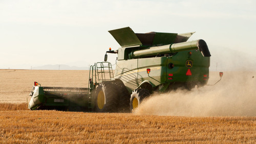https://www.deere.com/assets/images/region-4/products/draper-platforms/730d/730d_draper_platform_product_image_Sept2017_r4d013431_large_4f7f052092d1ac33dff3a32332703f778a0a9d9f.jpg