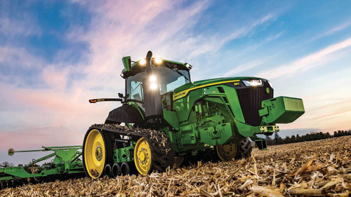 https://www.deere.com/assets/images/region-4/products/tractors/row-crop-tractors/8r-8rt-row-crop-tractors/8rt-410/8rt_410_2track_r4c013011_large_6bc985520d20cd64cdcfb1bb3b430a96ee4278bc.jpg