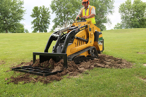 https://www.vermeer.com/getmedia/43a48b3b-f7dd-4a37-bcab-e552f426b824/mini-skid-land-leveler-attachment-s925tx?width=670&height=445&ext=.jpg