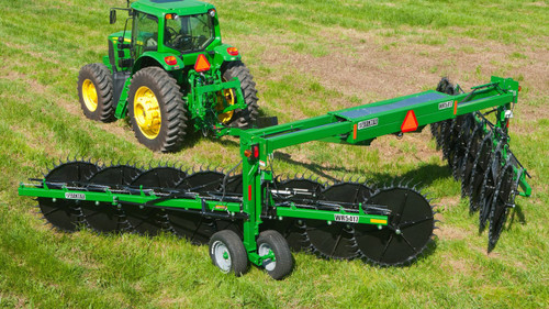 https://www.deere.com/assets/images/region-4/products/frontier-implements/hay-forage/handling/wheel-rake/wr54/wr54_series_frontier_wheelrakes__r4b004283_large_0fa5acb1dfc70a80e181c6909f33c55ee877a330.jpg