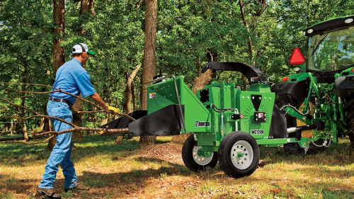 https://www.deere.com/assets/images/region-4/products/frontier-implements/landscaping-equipment/woodchipper/wc12/wc12_series_wood_chippers_JAN2018_r4a026976_1366x768_large_aa63457876f26f26e2352d4874e30fbc3e79db91.jpg