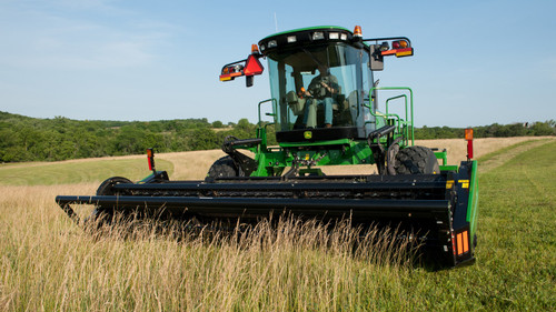 https://www.deere.com/assets/images/region-4/products/hay-and-forage/hay-and-forage-mowing-equipment/windrowers-platforms/180a-auger-platform/180a_auger_platform_r4a029170_large_aa3ae9f62250dbc97bd947fc9da66d4f43771093.jpg