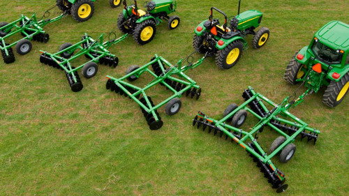 https://www.deere.com/assets/images/region-4/products/frontier-implements/tillage/disk-harrows/dh15/dh15_434386_1366x768_large_ad1c9f4eaf52c61fb88683dfd1fe18b1dbdcffc8.jpg