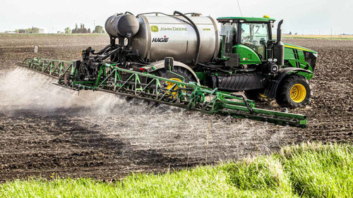 https://www.deere.com/assets/images/region-4/products/sprayers/ls475/ls475_r4f062597_large_185c03e30d8a492dfa0fe3b8960d2901d02d1089.jpg