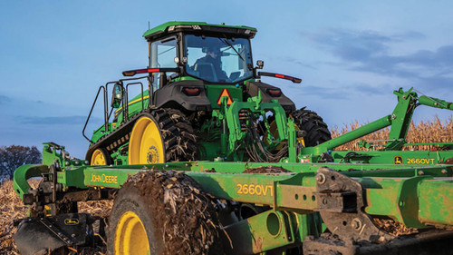 https://www.deere.com/assets/images/region-4/products/tractors/row-crop-tractors/8r-8rt-row-crop-tractors/8rt-340/8r_340_2track_r4c013269_large_77bbdd0a51eae88a58ebfef1f06fccda630f3407.jpg