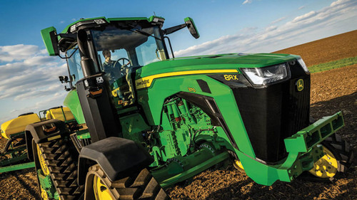 https://www.deere.com/assets/images/region-4/products/tractors/row-crop-tractors/8r-8rt-row-crop-tractors/8rx-370/8rx_370_4_track_r4f064366_large_e0f7f826a4c14f148002e29a3f90bb1c58e735f2.jpg