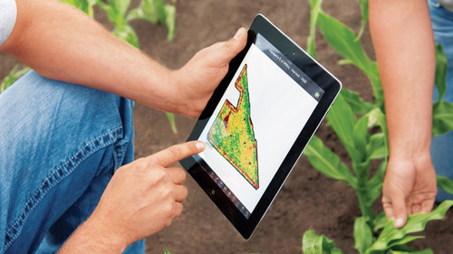 https://www.deere.com/assets/images/region-4/products/precision-ag-technology/data-management/jd-mobile-farm-manager/mobile_farm_manager_r4a028400_large_82852653222eeeff45469a9bb41ba32aa3957fe8.jpg
