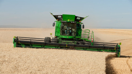 https://www.deere.com/assets/images/region-4/products/draper-platforms/735d/735d_draper_platform_product_image_Sept2017_r4d013494_large_297fefb00d113a9892369534275e81e6f6a08bbf.jpg