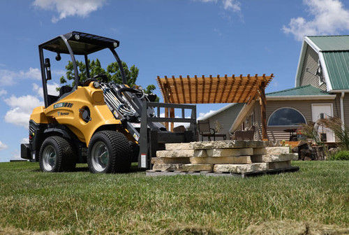 https://www.vermeer.com/getmedia/991ed2eb-1cba-4121-9b28-ecd735773596/vermeer-atx530-lifting-heavy-material?width=670&height=450&ext=.jpg