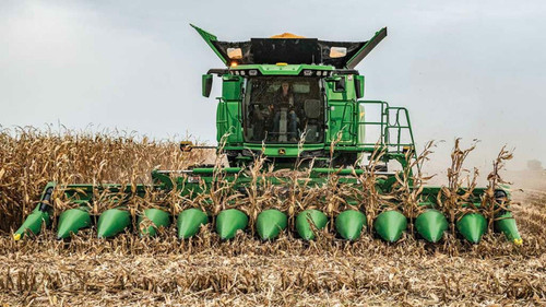 https://www.deere.com/assets/images/region-4/products/harvesting/corn-heads/cf12/r4k033425_rrd_v2_1024x576_large_941fef27514881c4690f76b47c4908b5178426f1.jpg
