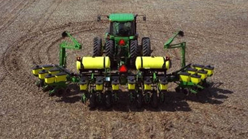 https://www.deere.com/assets/images/region-4/products/planting-equipment/drawn-planters/1765nt/1765NTPlanter_0002825_large_9671ce5708368e8dd0181da30ce6179cb0d16786.jpg