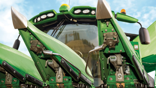 https://www.deere.com/assets/images/region-4/products/precision-ag-technology/guidance/autotrac-rowsense-combine/autotrac_rowsense_combine_r4b010902_large_c08571ae8c2180d3482f5352302657187781964c.jpg