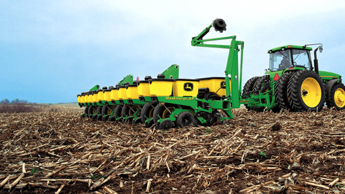https://www.deere.com/assets/images/region-4/products/planting-equipment/drawn-planters/1775-flex/1775_flex_planter_jd_5064_gpc_n_large_d82db33cf67973a394a6c36dfbbb4ccc861ae2c8.jpg