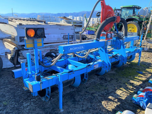 http://used.rdoequipment.com/getImageS2.cfm?imgID=12486918&filename=1_1.jpg