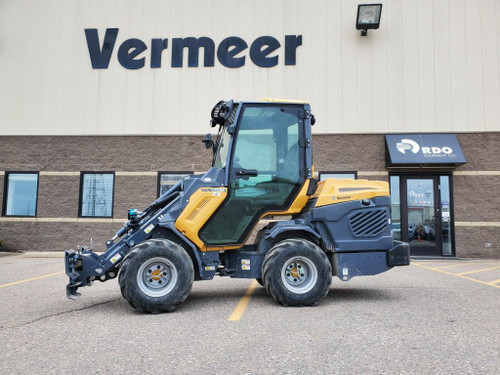 http://used.rdoequipment.com/getImageS2.cfm?imgID=12839611&filename=1_1.jpg