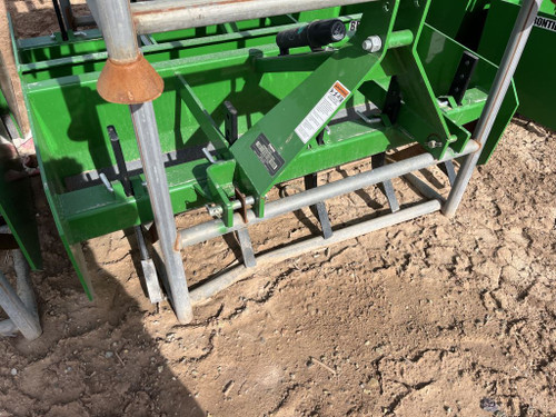 https://api.rdoequipment.com/api/EquipmentImage?imgID=17106170&filename=1_X677044_BB5060_Standard-Duty-Box-Blade-(2).jpg