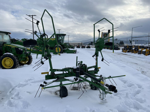 https://api.rdoequipment.com/api/EquipmentImage?imgID=17105968&filename=1_X731210_TD1316-Hay-Tedder-(2).jpg