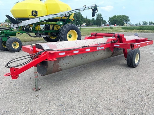 https://api.rdoequipment.com/api/EquipmentImage?imgID=15172543&filename=1_Bw-0010-52-field-roller---01.jpg