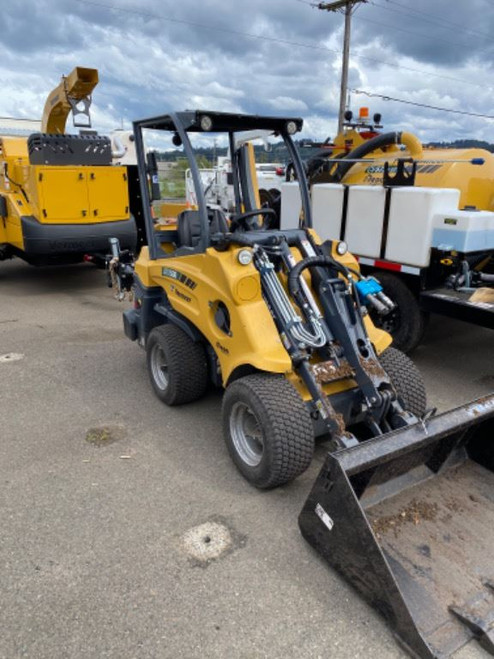 https://api.rdoequipment.com/api/EquipmentImage?imgID=17067721&filename=1_94526861-F1E8-4425-96F7-D2BB2AA4BB51.jpg