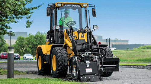 https://www.deere.com/assets/images/common/industries/construction/attachments_coldplane_large_1366x768_R4D066830_RGB_72dpi.jpg