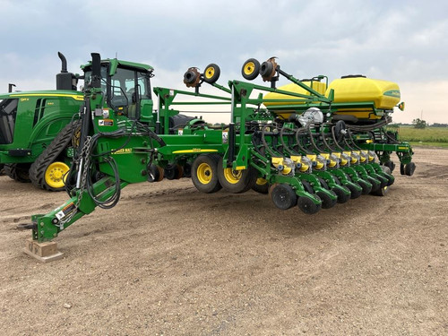 https://api.rdoequipment.com/api/EquipmentImage?imgID=18247235&filename=1_Z040194---01.jpg