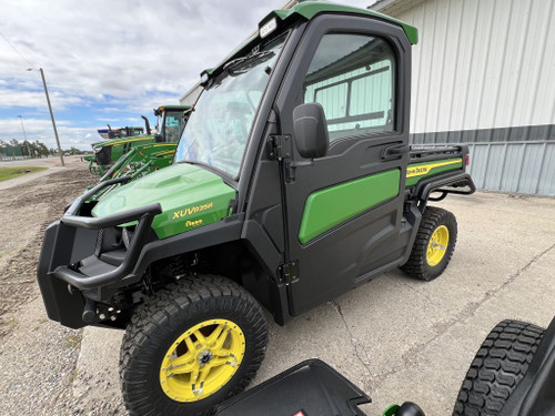 https://api.rdoequipment.com/api/EquipmentImage?imgID=18323134&filename=1_835R-Signature_Stock-Z046089-(1).jpg