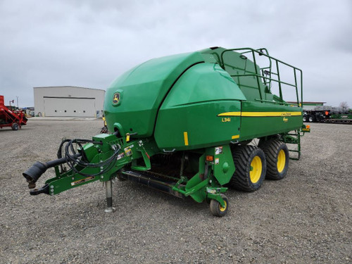 https://api.rdoequipment.com/api/EquipmentImage?imgID=19926365&filename=1_Z127704---01.jpg