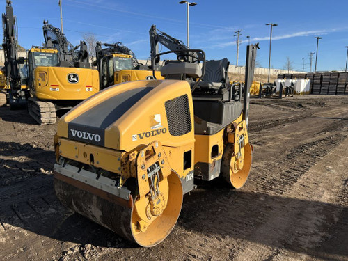 https://api.rdoequipment.com/api/EquipmentImage?imgID=19770902&filename=1_20250227_220655033_iOS.jpg