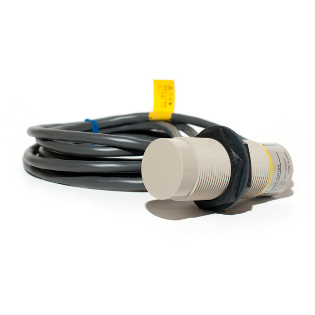 Omron E2K-X15MY1 Capacitive Proximity Switch - TremTech Electrical